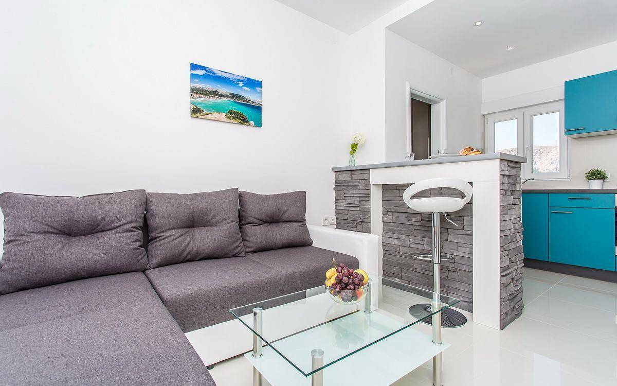 Ganze Ferienwohnung, Tolle Wohnung in Baška mit Eigenem Balkon in Baska, Krk