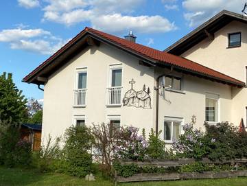Ferienhaus für 6 Personen, mit Ausblick und Garten sowie Terrasse und Sauna in Kirchberg im Wald