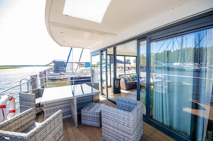 Hausboot für 4 Personen, mit Terrasse in Usedomer Norden