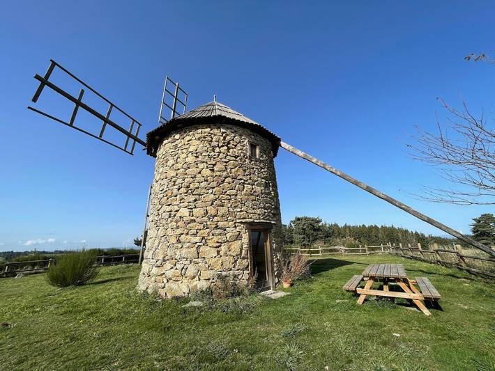 Gîte pour 2 personnes, avec Jardin dans Coren