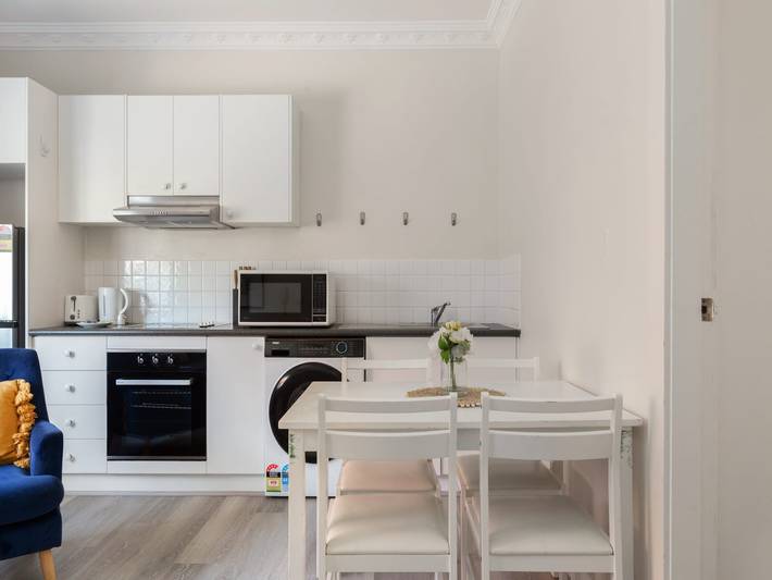 Ganze Wohnung, Schickes 1-Bett-Retreat in der Nähe von Geschäften und Strand in Sydney, New South Wales