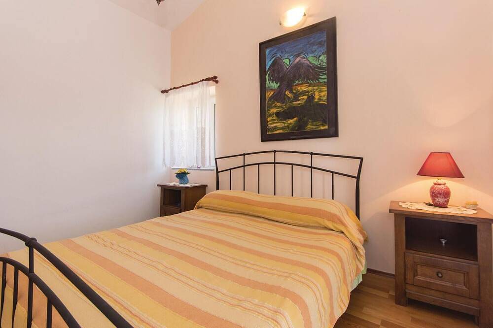 Gezellig huis met 4 slaapkamers in. in Marčana, Zuidkust Istrië