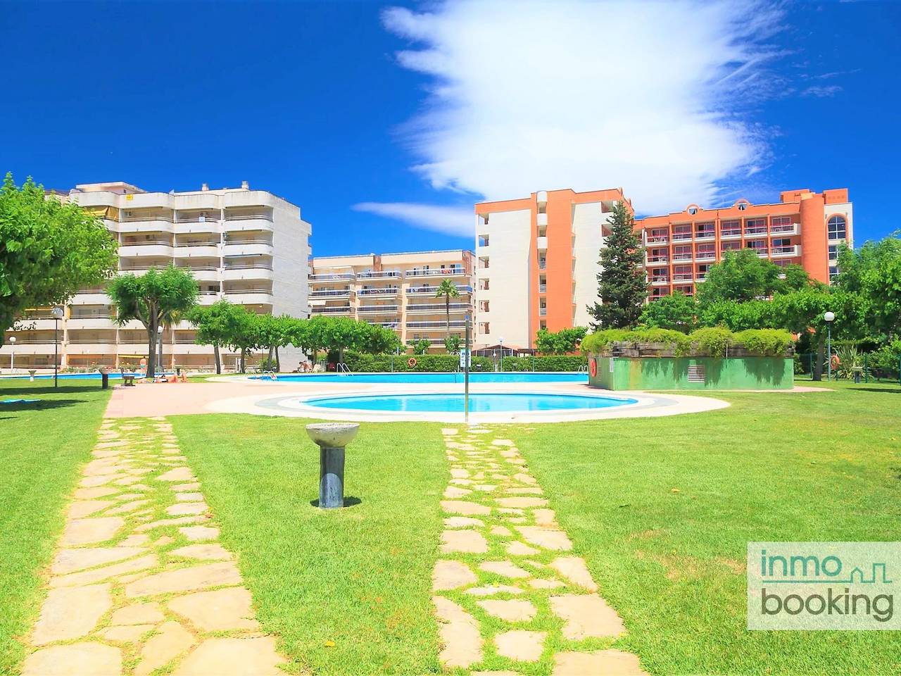 Entire vacation apartment, Rhin Apartments, air-conditioned, pool and close to the beach. in Salou, Costa Dorada