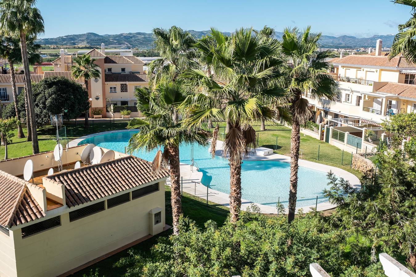 Ganze Wohnung, Appartement "Casa Baviera Golf" mit Bergblick, Gemeinschaftspool & WLAN in Caleta de Vélez, Vélez-Málaga