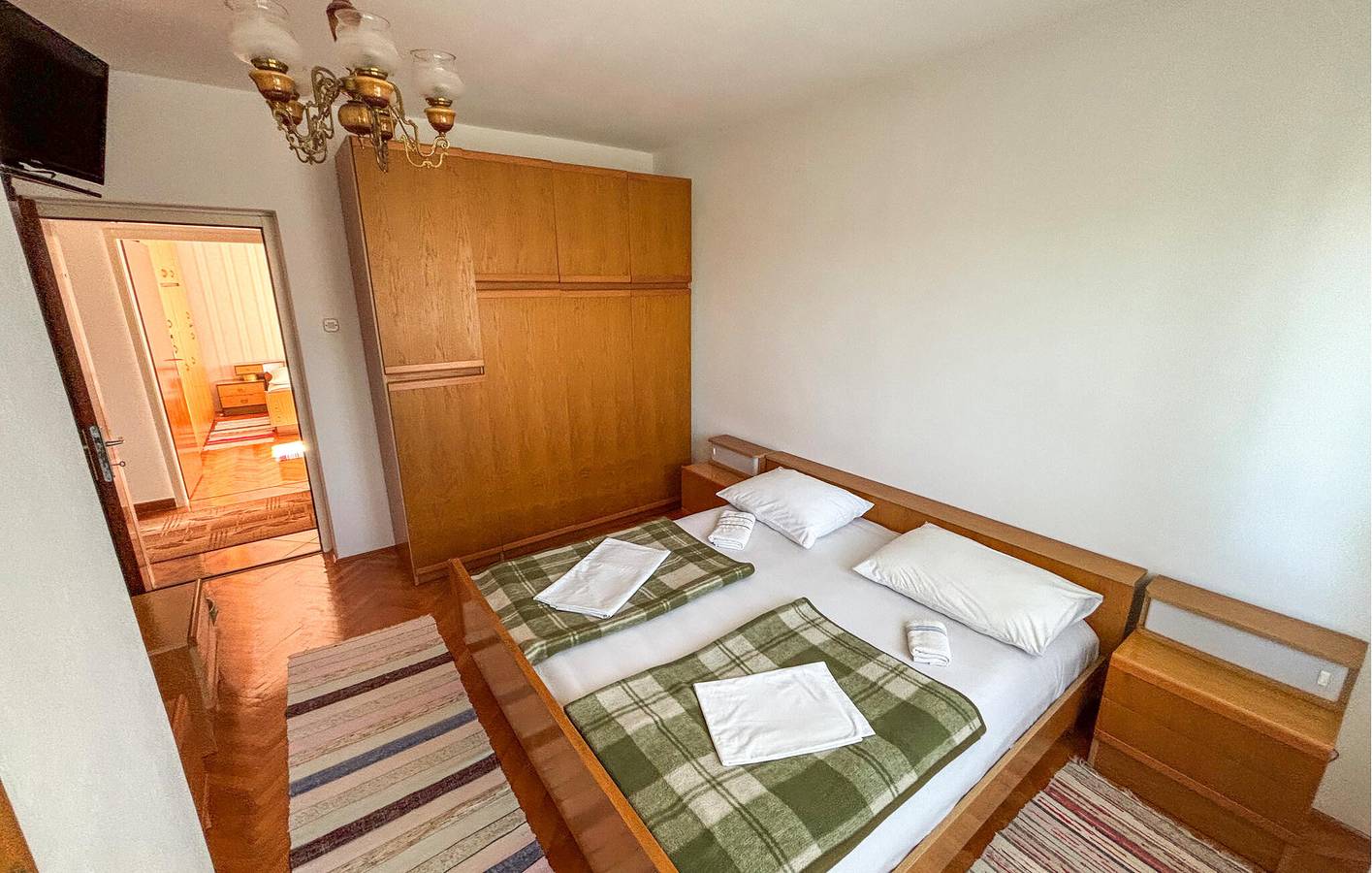 Ganze Ferienwohnung, Gemütliche Ferienwohnung mit Terrasse, 400 m vom Strand entfernt und mit hervorragender Ausstattung in Senj, Kvarner Festland