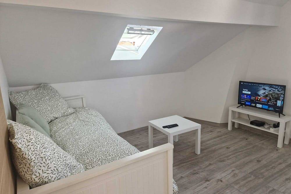 Entire apartment, Cosy F2 in Argenteuil - Ideal for business or leisure stays in Argenteuil, Val-d'Oise