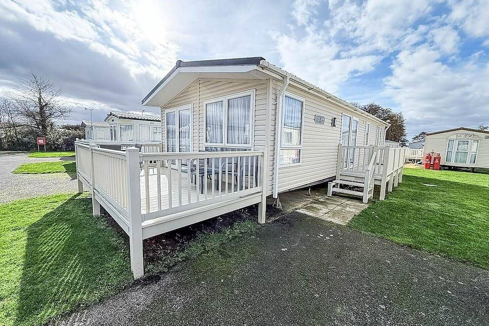 Beautiful lodge at Manor Park nearby Hunstanton beach in Hunstanton, Norfolk Coast