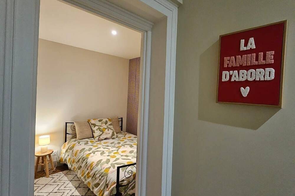 Entire apartment, The Haussman Suite in Guéret, Guéret region