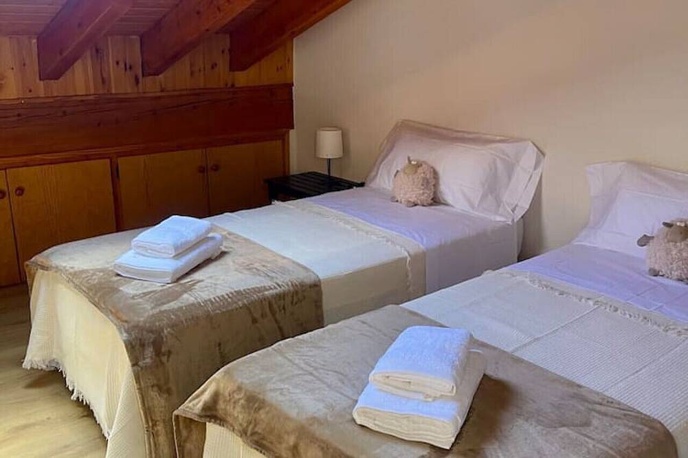 Entire apartment, Cal_Querol 2 penthouse in the centre in Puigcerdà, Catalan Pyrenees