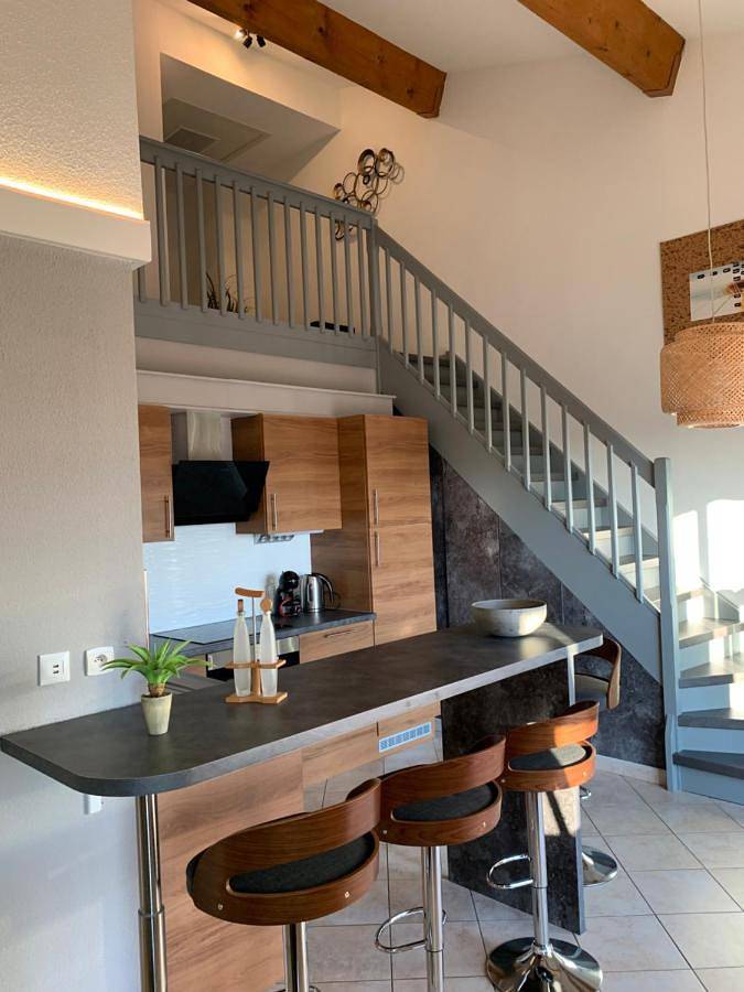 Appart’hôtel pour 6 personnes, avec piscine ainsi que jardin et vue