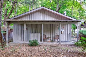 Log Cabin for 2 Guests in Blue Ridge Parkway, Maggie Valley, Picture 1