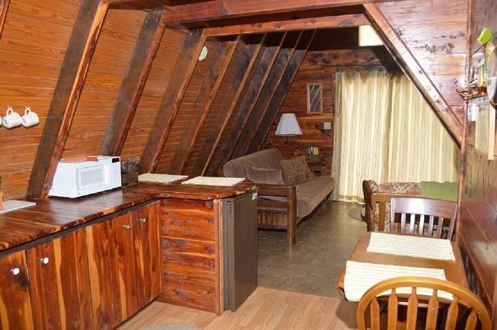 Cabin for 4 people, with pool and terrace in Patoka Lake