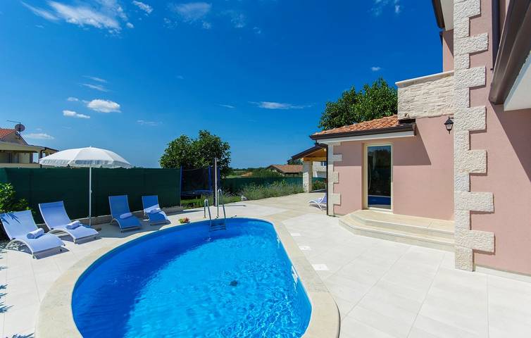 Villa für 8 Personen, mit Pool und Garten in Porec und Umgebung - 3