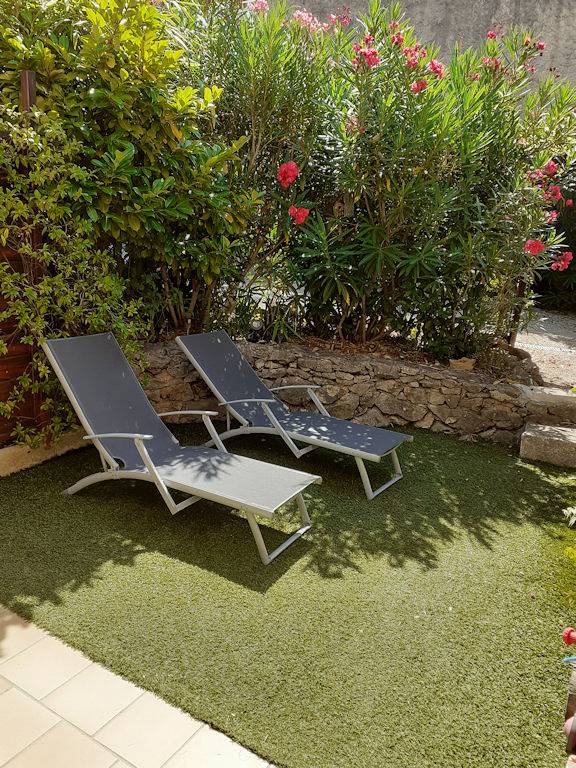 Sanary, villa (T3) 48 m² 15 min à pied de la plage in Sanary-sur-Mer, Région de Toulon