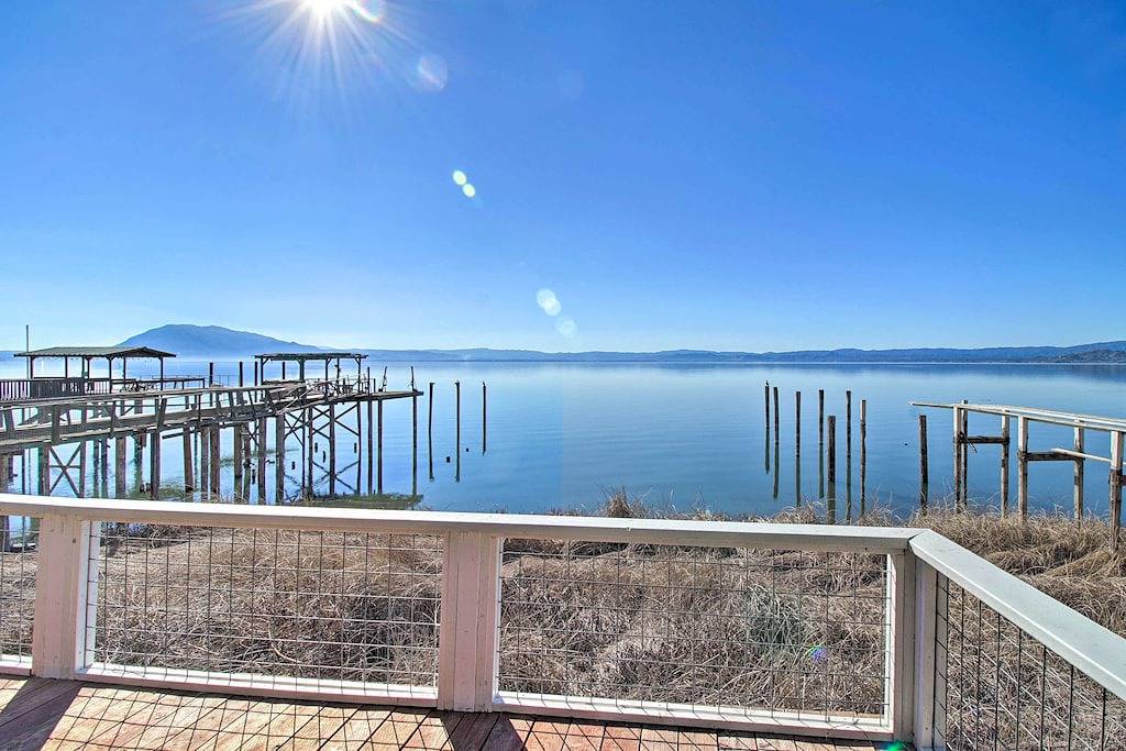 Lakefront Sanctuary w/ Mount Konocti Views in California North Coast