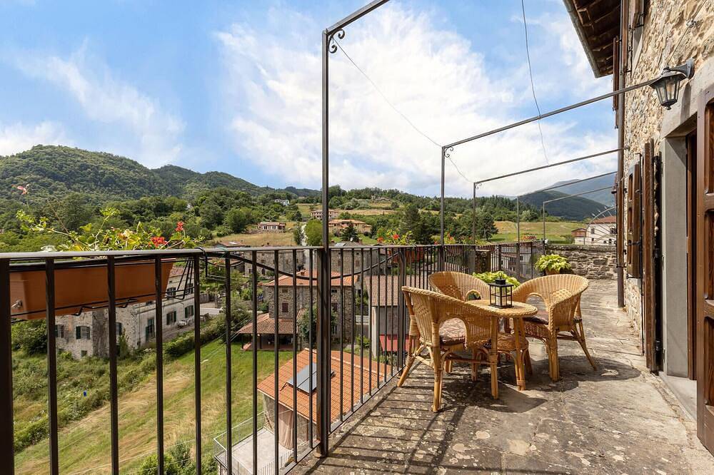 Schönes Haus in Nicciano mit Whirlpool in Piazza al Serchio, Garfagnana