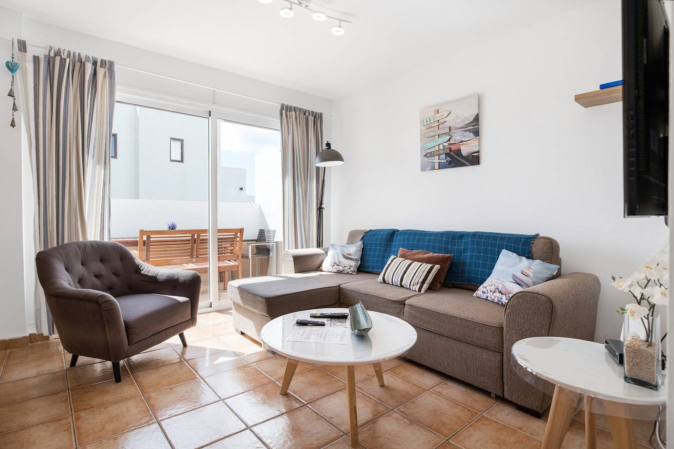 Maison de vacances Casa Alvaria avec vue sur mer et montagne, Wi-Fi et terrasses in Punta de las Mujeres, Haría