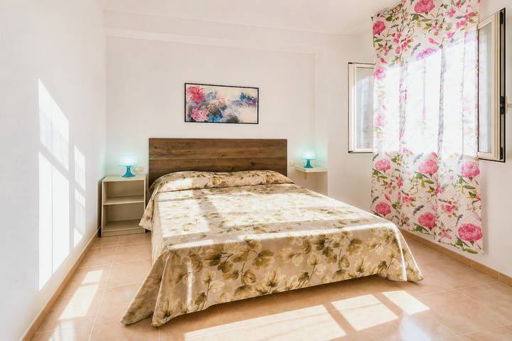 Vacation rental for 4 people, with yard, kid friendly in Apulia