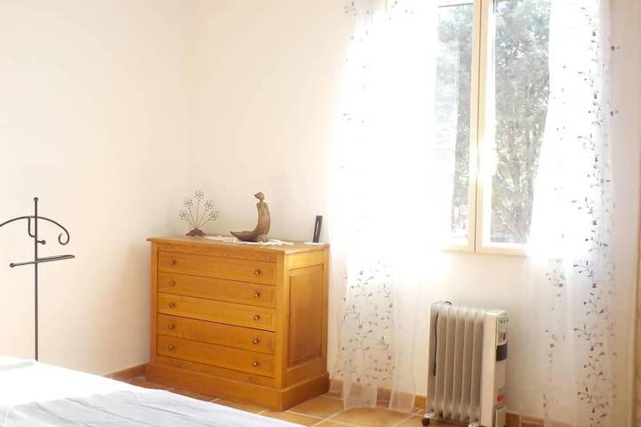 Location de vacances pour 8 personnes, avec terrasse et jardin à Banon - 3