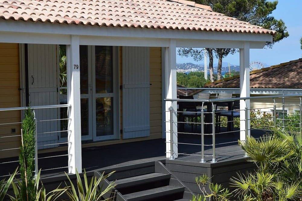 Gassin / Parc Oasis: Californian House For 5/6 People Near Saint-Tropez in Gassin, Mediterranean Coast (France)