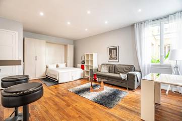 Gîte pour 4 personnes dans Theatre De La Tour