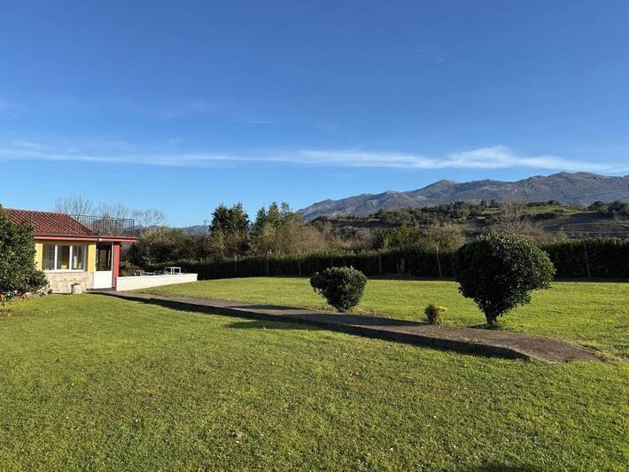 Apartamento para 6 personas, con Balcón y Terraza además de Jardín y Vistas en Colunga