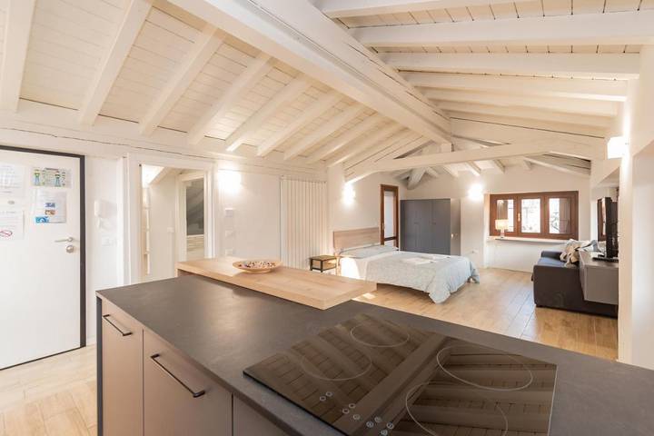 Gîte pour 3 personnes, avec terrasse et vue, animaux acceptés à Brescia - 3