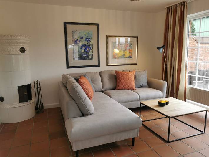 Ganze Wohnung, Ferienwohnung im Erdgeschoss mit eigenen Terrassenzugang im Herzen von Morsum in Sylt-Ost, Sylt (Gemeinde)