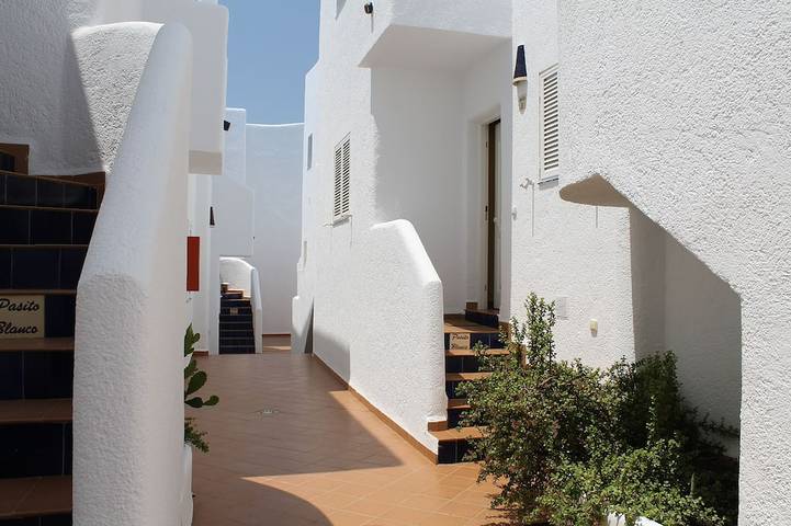 Gîte pour 3 personnes, avec terrasse dans La Isleta del Moro