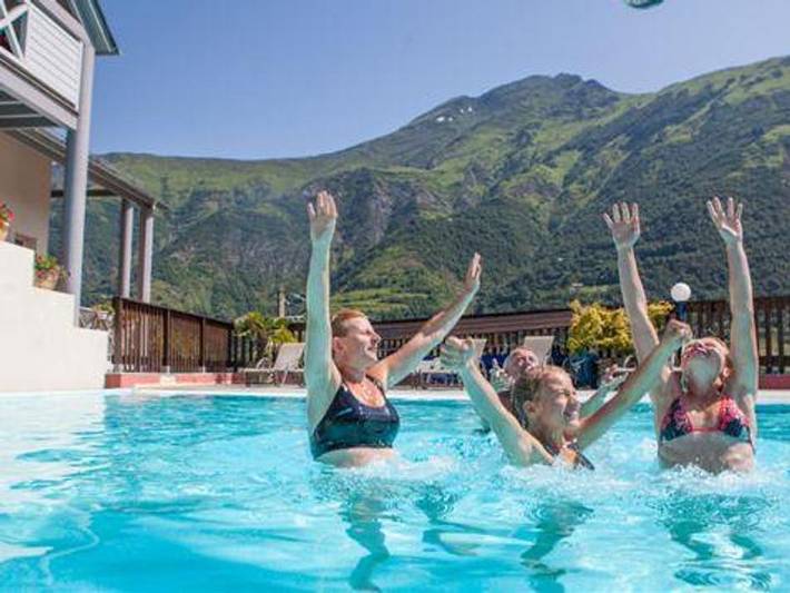 Camping pour 5 personnes, avec Terrasse et Bassin pour enfant en Midi-Pyrénées