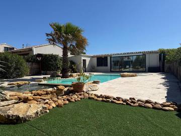Gîte pour 2 personnes, avec piscine et terrasse à Uchaux