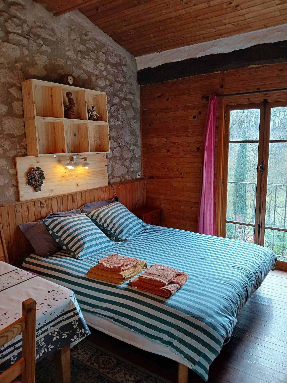 Entire apartment, Apartment 'Studio Dans Terrain De 30he' with Private Pool, Private Terrace and Wi-Fi in Hounoux, Limoux region