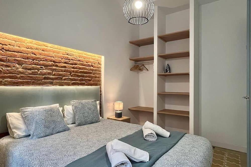 Ganze Wohnung, Lv 12 Apartment near Barcelona beach - 2 bedrooms with double bed in Barcelona Zentrum, Barcelona