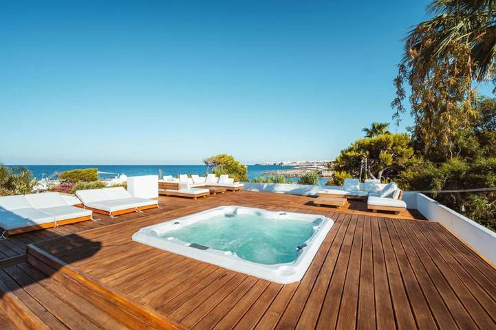 Ferienhaus für 11 Personen, mit Whirlpool und Garten sowie Pool