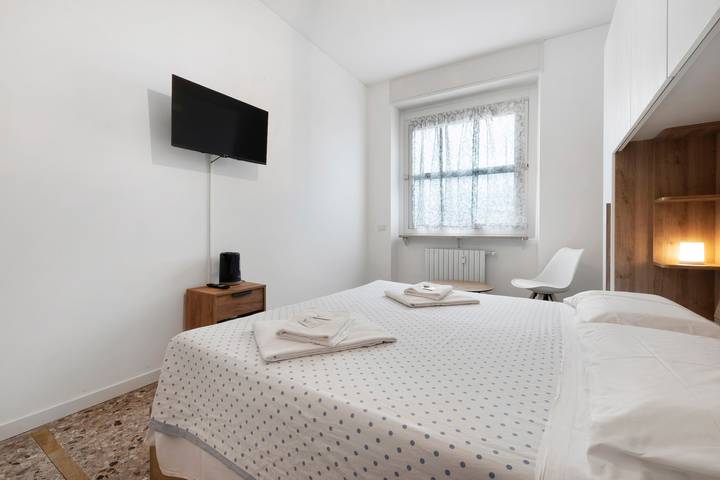 Habitación 'Enza 1' con Wi-Fi in Bérgamo, Provincia de Bergamo