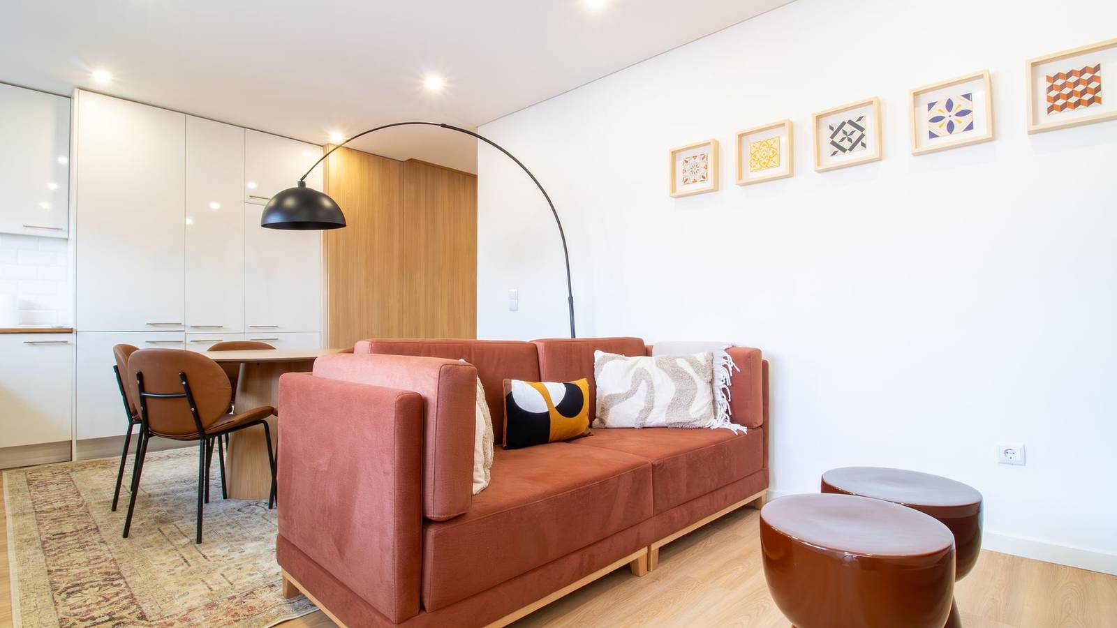 Apartamento inteiro, Bright 3Br Flat near Douro w/ Ac by Lovelystay in Santa Marinha e São Pedro da Afurada, Distrito do Porto