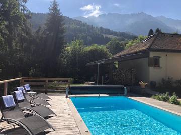 Gîte pour 4 personnes, avec vue ainsi que piscine et jardin, animaux acceptés à Sainte-Agnès (Isère)