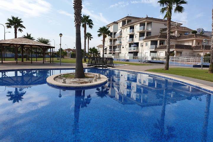 Apartamento de vacaciones para 4 personas, con jardín y piscina - 1