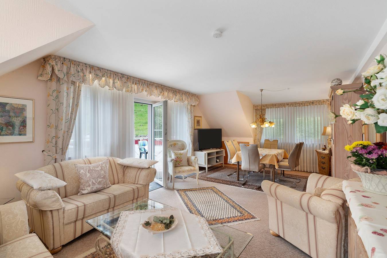 Ganze Wohnung, Ferienwohnung Enztalblick mit privater Terrasse, Gemeinschaftsgarten und Wi-Fi in Enzklösterle, Nordschwarzwald