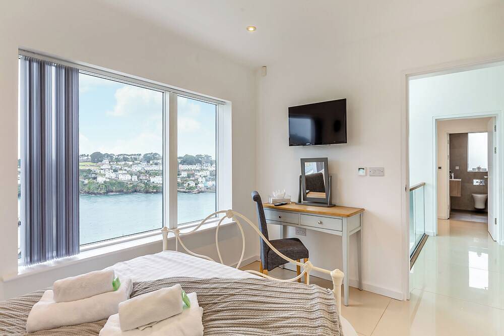 5 bedroom accommodation in Polruan, near Fowey in Polperro, Polruan