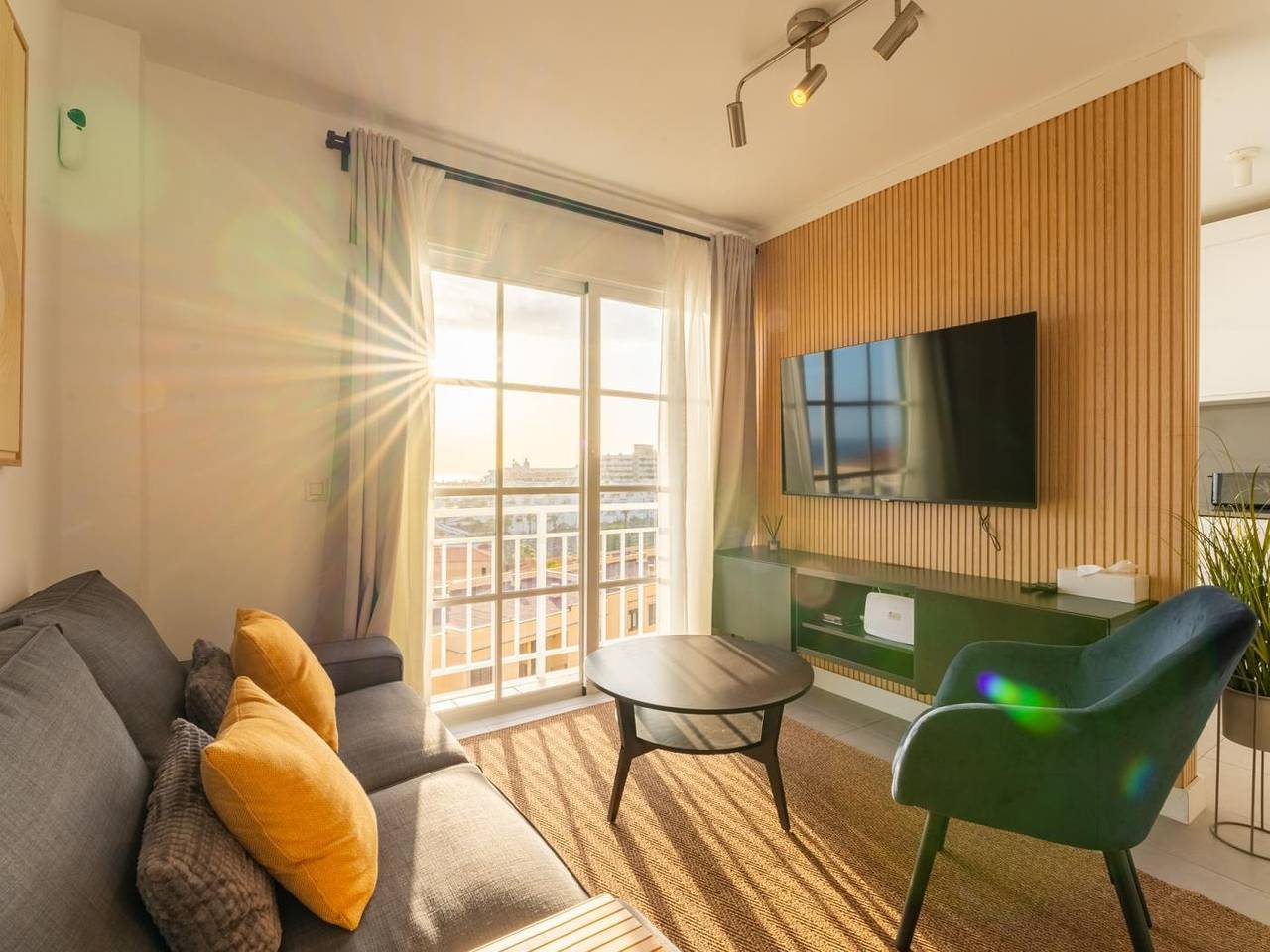 Apartamento vacacional entero, Apartamento Callao Sunset, vistas al mar y piscina in La Postura, Adeje