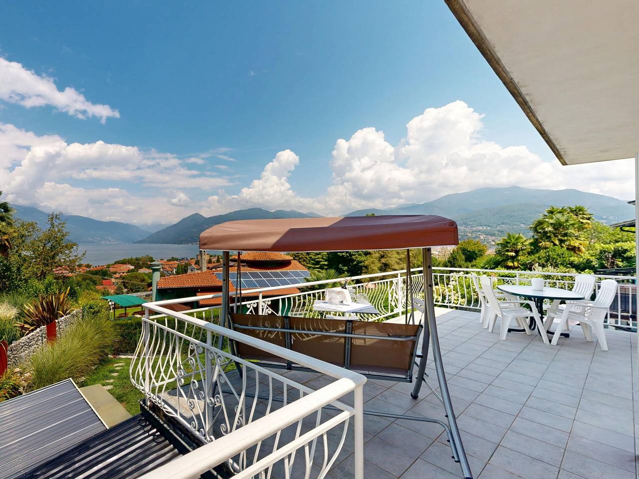 Terrazza Ninì in Germignaga, Lago Maggiore (Lombardei)