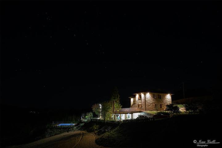 Agriturismo per 4 persone, con Balcone e Terrazza nonché Giardino e Piscina a Gubbio