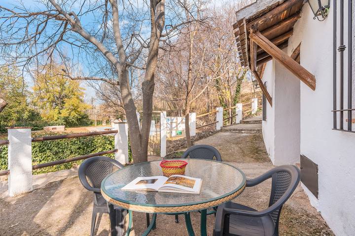 Casa rural para 4 personas, con jardín, Familias con niños en Vega de Granada - 2