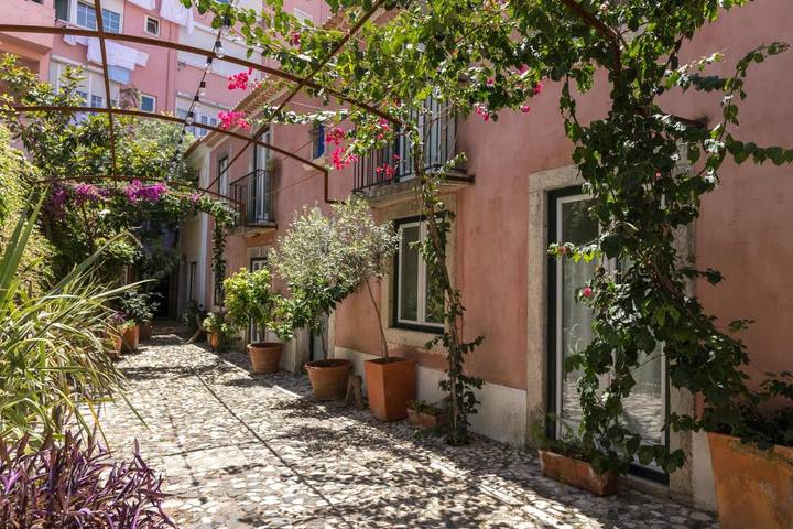 Villa für 4 Personen, mit Terrasse und Garten sowie Pool