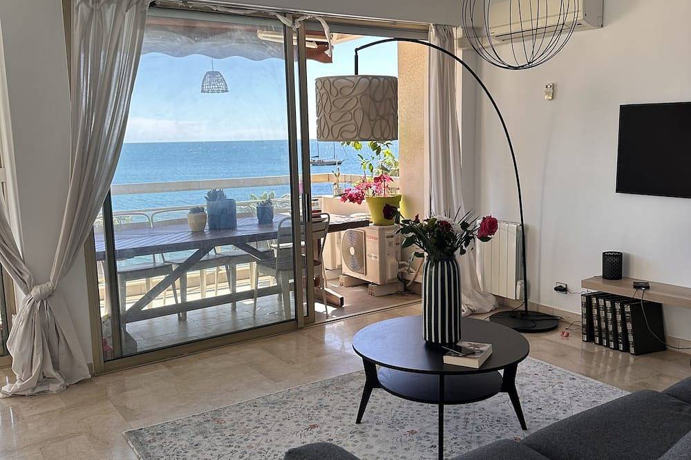 Entire apartment, Appartement vue mer in Provence
