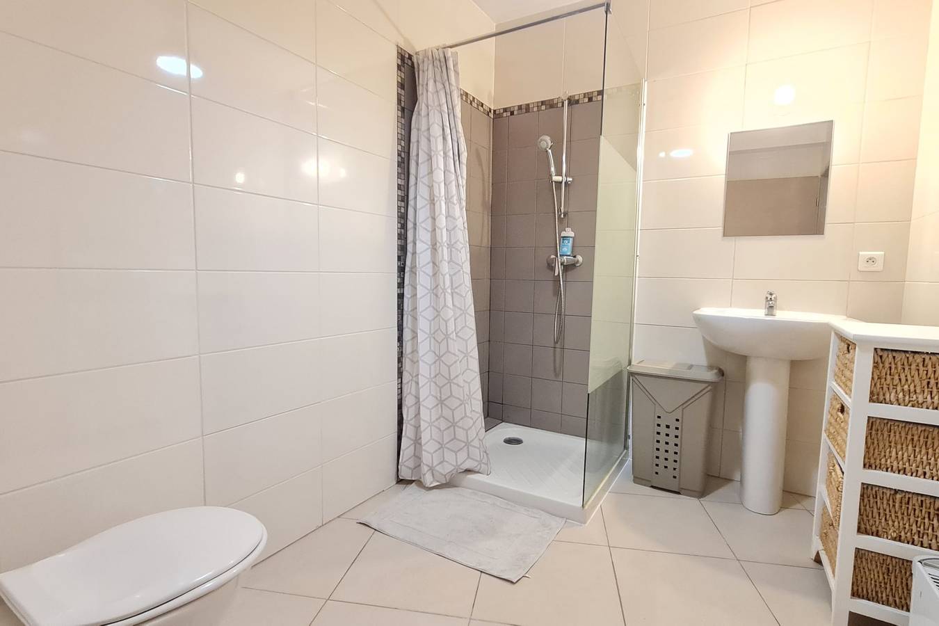 Appartement entier, Charmant T2 proche tous commerces in Sarrola-Carcopino, Région d'Ajaccio