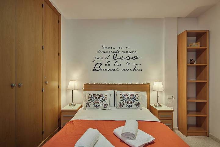 Apartamento entero, Apart."la más coqueta, en el Adn de Cádiz" en barrio la Viña, a 2m. playa Caleta in La Vina, Cádiz
