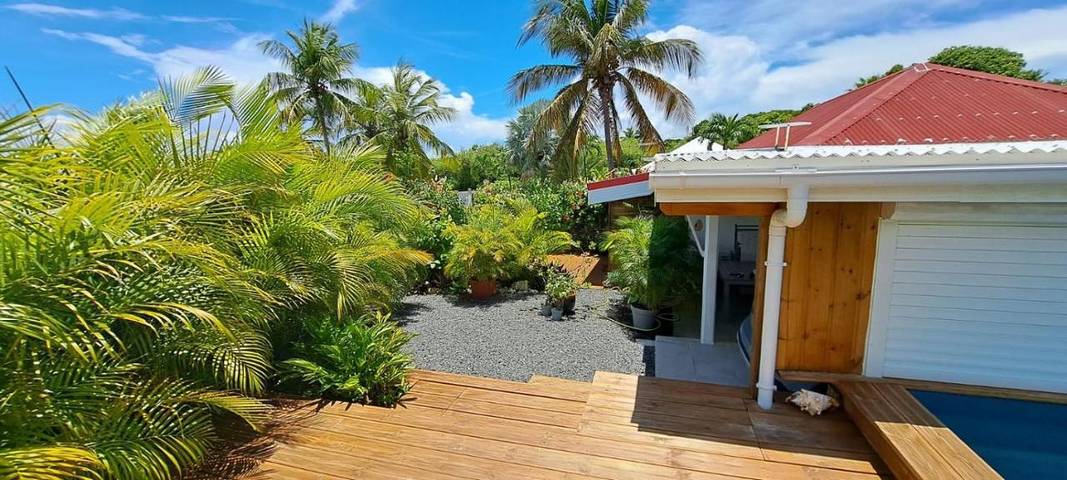 Location de vacances pour 3 personnes, avec piscine ainsi que jardin et vue dans Anse Tarare - 2