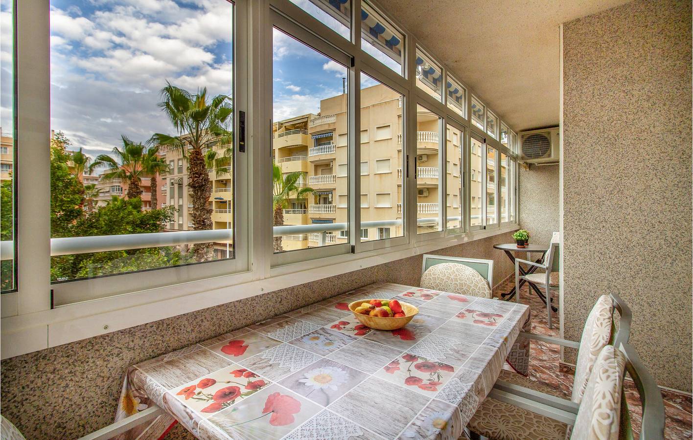 Holiday Apartment for 4 People in Torrevieja Centre, Torrevieja